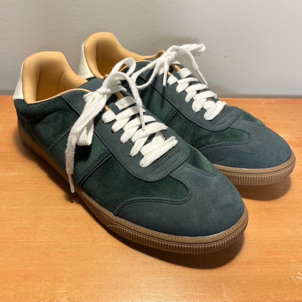 Falls Creek Women’s Nora Green White Gum Sole Sneaker Shoes Size 11